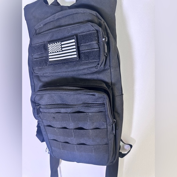 Unisex Tactical/Hiking Black Hydration Backpack without Water Bladder - Picture 3 of 7